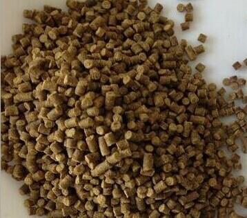 2、喂牛用什么飼料好？頂級牛飼料廠家